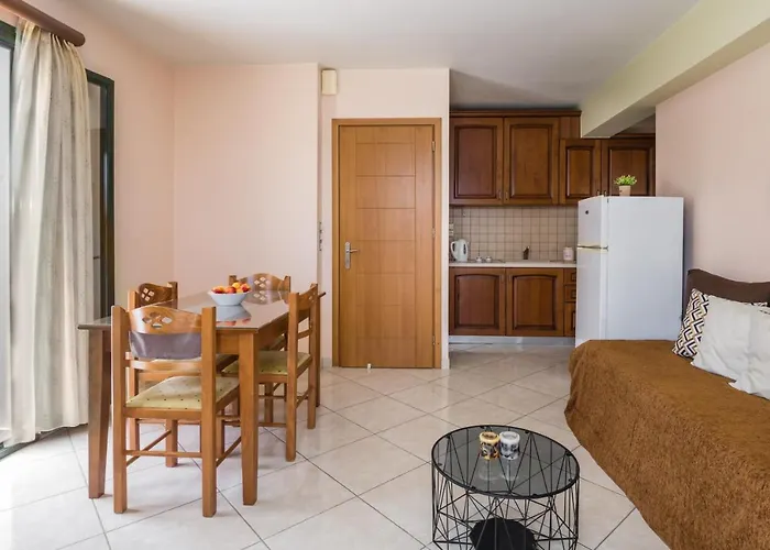 Chelmis Mary's Апартаменты